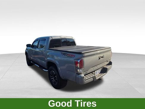 Used 2020 Toyota Tacoma TRD Sport w/ TRD Premium Sport Package AWD/4WD image 4