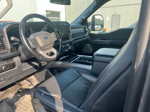 Used 2023 Ford F250 Lariat w/ Lariat Ultimate Package AWD/4WD image 11