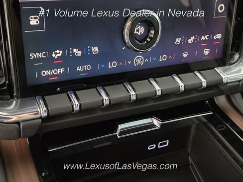 Used 2026 GMC Yukon XL Denali w/ Denali Reserve Package AWD/4WD image 36