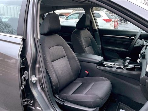 Used 2023 Nissan Altima 2.5 SV w/ SV Premium Package image 7