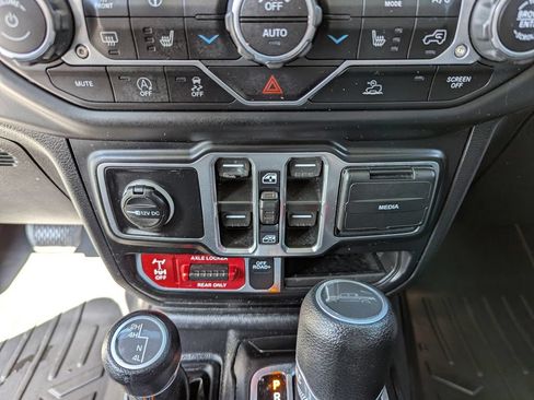 Used 2021 Jeep Gladiator Mojave w/ LED Lighting Group AWD/4WD image 25