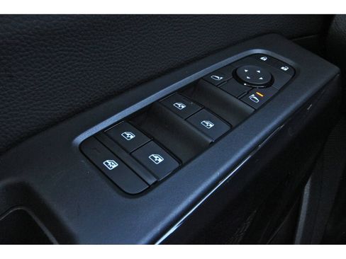 Certified 2025 Nissan Pathfinder SV FWD image 23