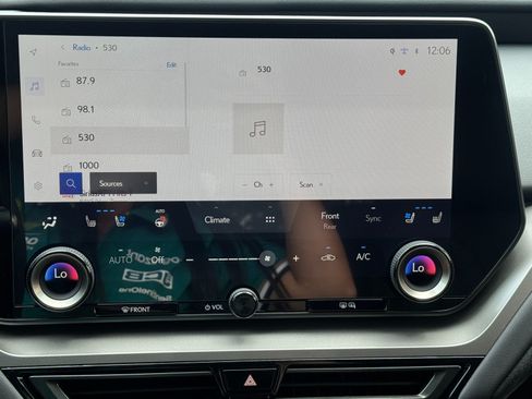 Used 2025 Lexus TX 500h AWD w/ Technology Package image 26