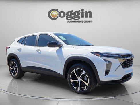 New 2026 Chevrolet Trax RS w/ Driver Confidence Package image 8