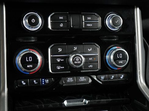 Used 2023 GMC Yukon Denali AWD/4WD image 27