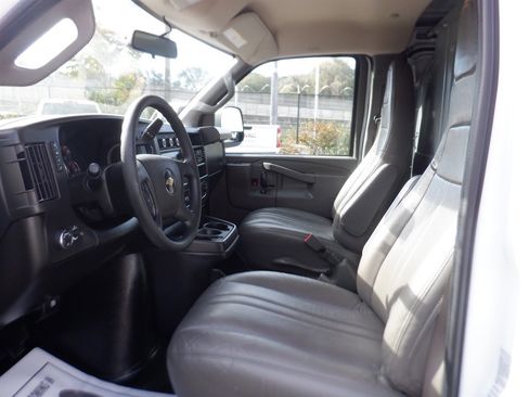 Used 2023 Chevrolet Express 2500 w/ Driver Convenience Package image 13