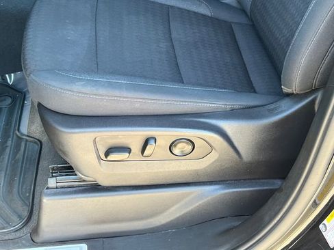 Used 2024 Chevrolet Silverado 1500 LT image 10