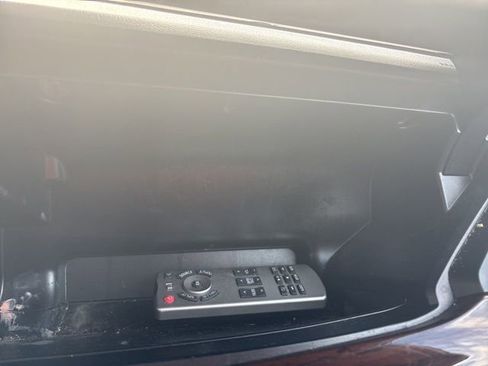 Used 2019 Toyota Sienna Limited Premium image 32