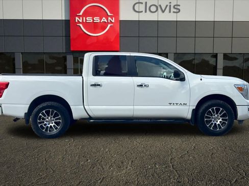 Used 2021 Nissan Titan SV w/ SV Convenience Package AWD/4WD image 9