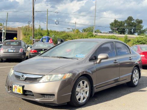 Used 2010 Honda Civic LX image 2