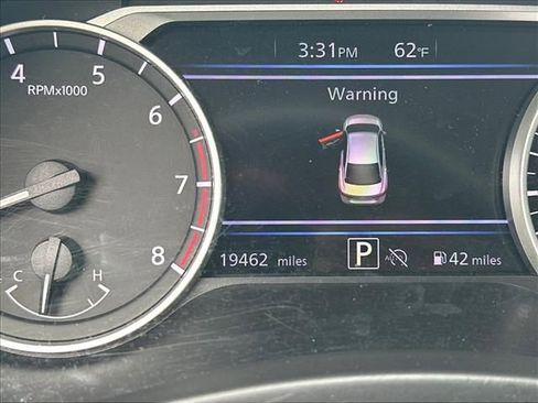 Used 2025 Nissan Sentra SR FWD image 22