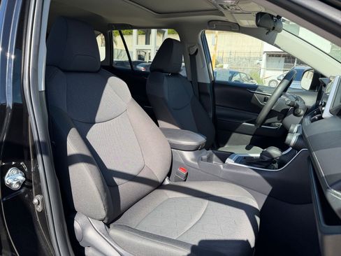 Used 2025 Toyota RAV4 XLE image 36
