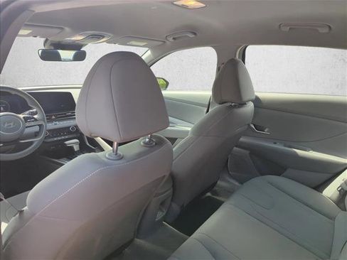 Used 2024 Hyundai Elantra SEL FWD image 18