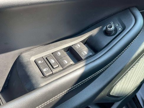 Used 2023 Jeep Grand Cherokee Altitude AWD/4WD image 19