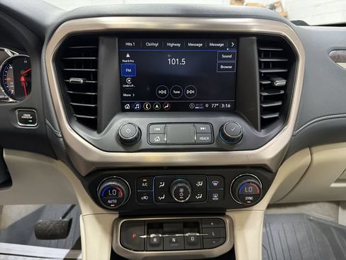 Used 2023 GMC Acadia Denali w/ Denali Technology Package AWD/4WD image 16