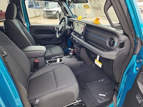 Used 2024 Jeep Wrangler Unlimited Rubicon 4xe w/ Convenience Group image 34