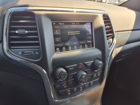 Used 2021 Jeep Grand Cherokee Laredo image 11