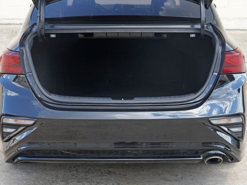Used 2019 Kia Forte LXS FWD image 9