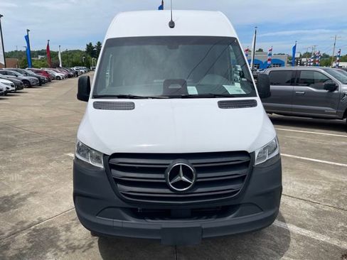 Used 2025 Mercedes-Benz Sprinter 2500 image 5