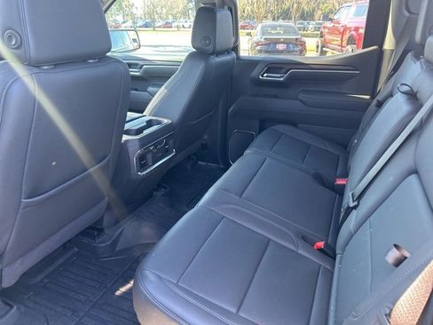 Used 2025 GMC Sierra 1500 SLT w/ SLT Premium Plus Package image 8