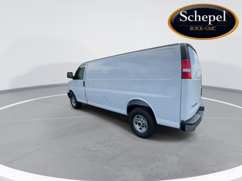 New 2026 GMC Savana 2500 Extended RWD image 6