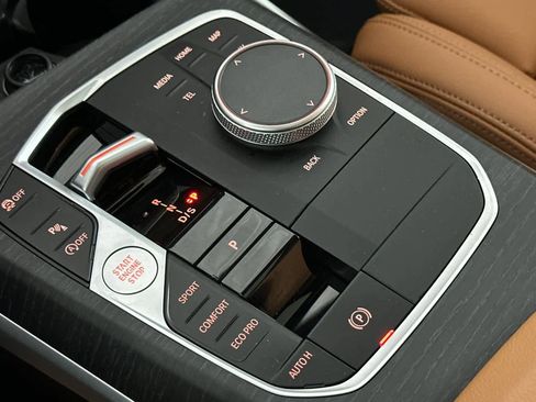 Used 2025 BMW 330i xDrive Sedan w/ Convenience Package image 21