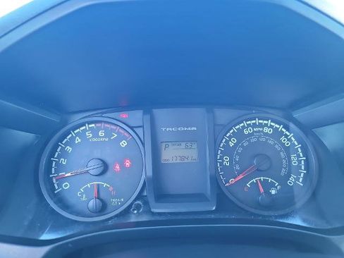 Used 2016 Toyota Tacoma SR image 11