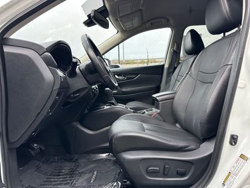 Used 2018 Nissan Rogue SL image 10