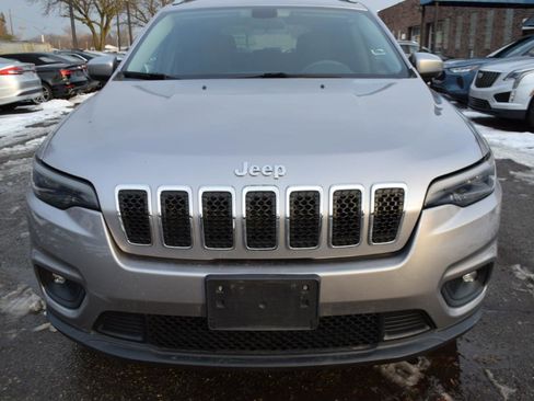 Used 2019 Jeep Cherokee Latitude w/ Popular Appearance Group FWD image 4
