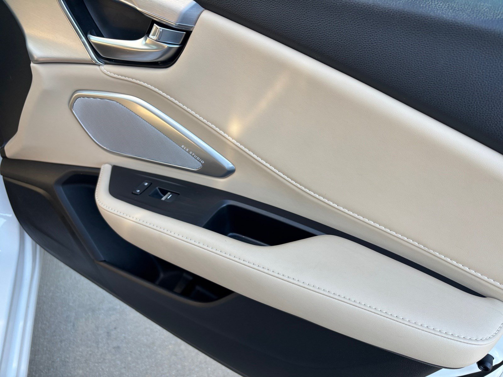 Used 2023 Acura RDX w/ Technology Package FWD image 17