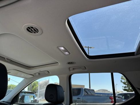 Certified 2021 Chevrolet Traverse Premier w/ Redline Edition FWD image 23