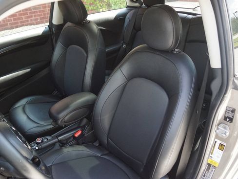 Used 2019 MINI Cooper 2-Door Hardtop w/ Premium Package FWD image 23