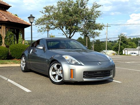Used 2006 Nissan 350Z Track w/ (N93) Cargo Convenience Pkg image 3