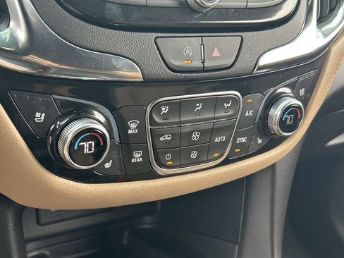 Used 2023 Chevrolet Equinox Premier FWD image 21