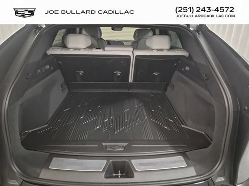 New 2026 Cadillac Lyriq Premium Luxury w/ LPO, Floor Liner Package AWD/4WD image 25