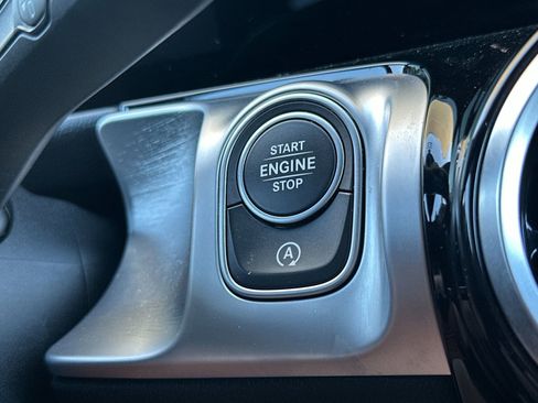 Certified 2022 Mercedes-Benz GLB 250 4MATIC image 24