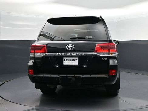 Used 2016 Toyota Land Cruiser image 7