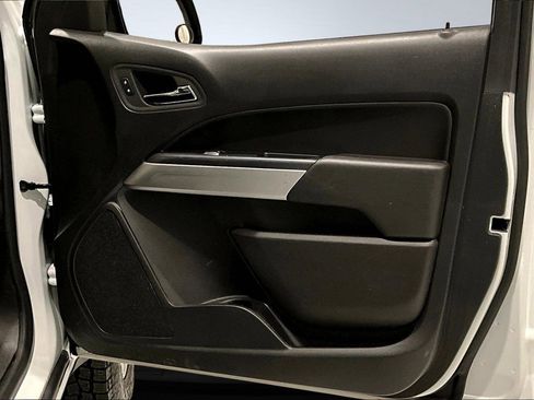 Used 2022 Chevrolet Colorado LT w/ Fleet Safety Package image 28