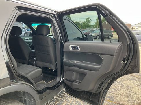 Used 2015 Ford Explorer XLT AWD/4WD image 16
