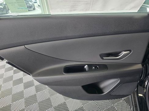 New 2026 Hyundai Elantra Limited FWD image 33