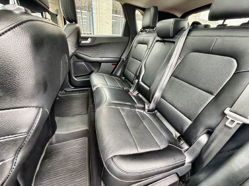 Used 2020 Ford Escape Titanium AWD/4WD image 23