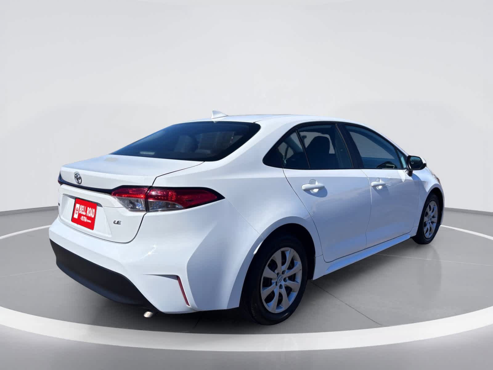 Used 2025 Toyota Corolla LE FWD image 9