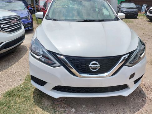 Used 2019 Nissan Sentra SV image 3