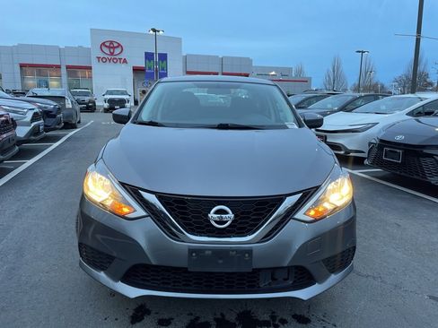 Used 2019 Nissan Sentra SV image 2