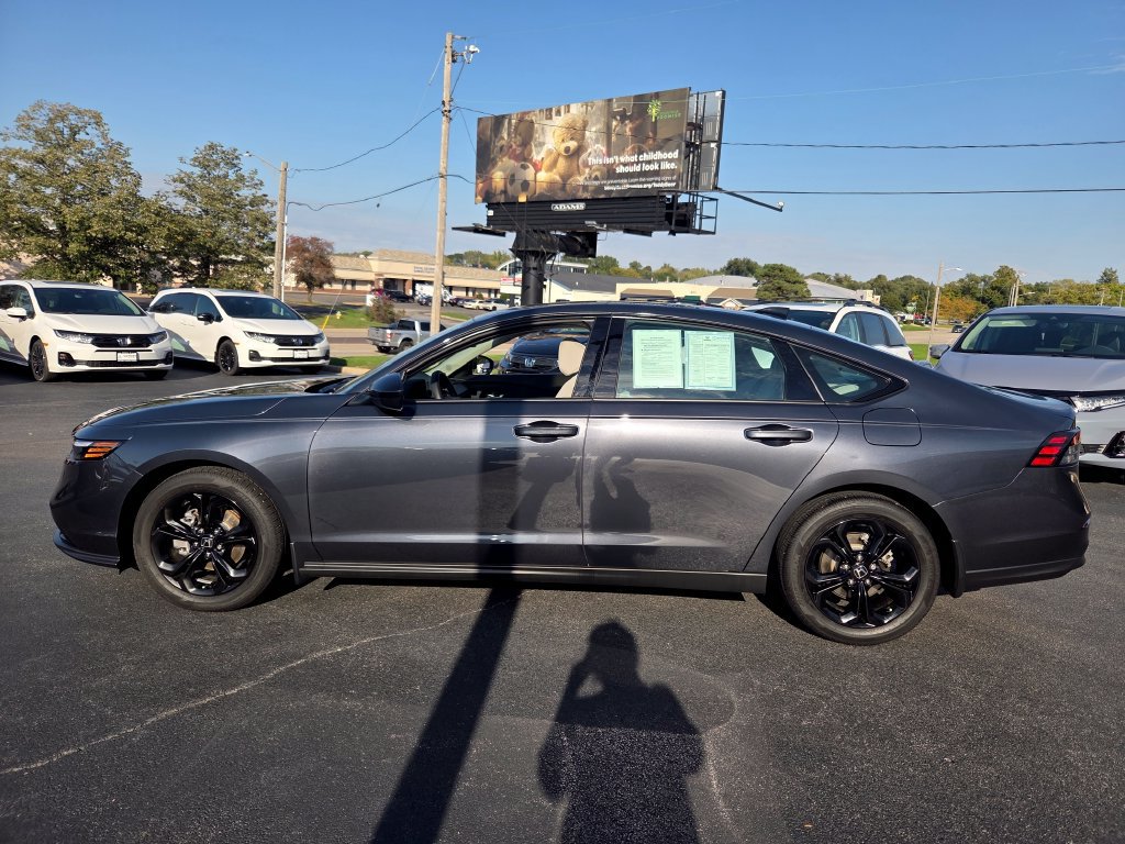 Certified 2025 Honda Accord SE image 4
