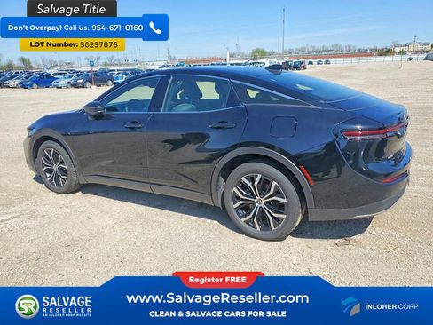 Used 2023 Toyota Crown AWD/4WD image 3