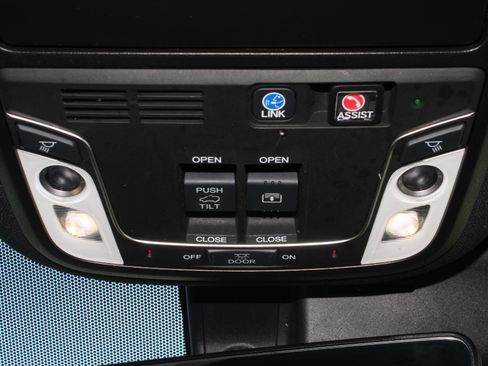 Used 2021 Honda Pilot Black Edition image 12