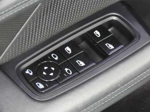 Certified 2021 Porsche Taycan Turbo S w/ Premium Package AWD/4WD image 37