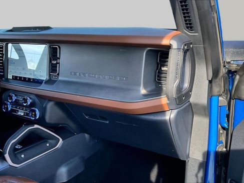 Used 2024 Ford Bronco Outer Banks AWD/4WD image 19