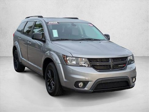 Used 2019 Dodge Journey SE w/ Blacktop Package image 3